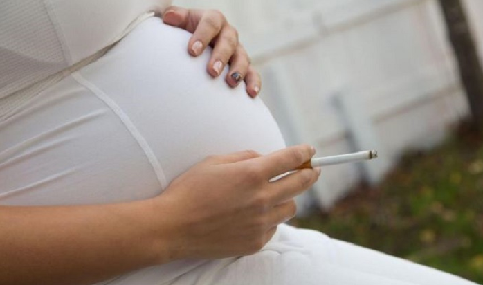 تأثير التدخين على الجنين والحامل