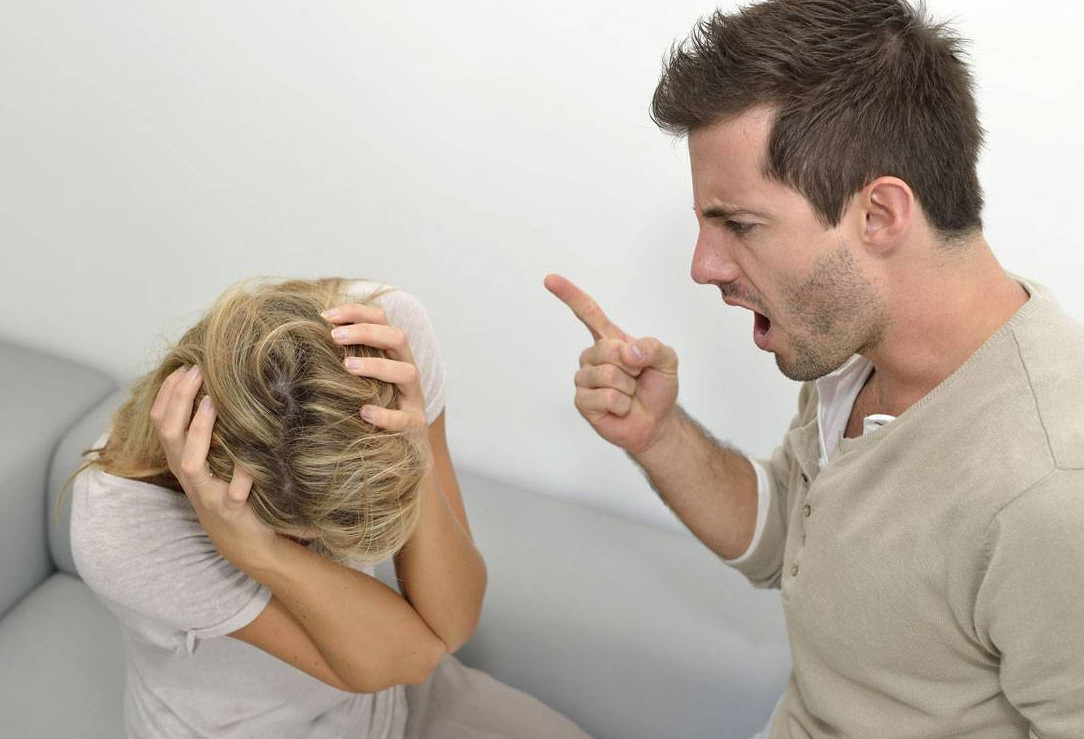 كيف تعامل الزوجه زوجها عند الغضب