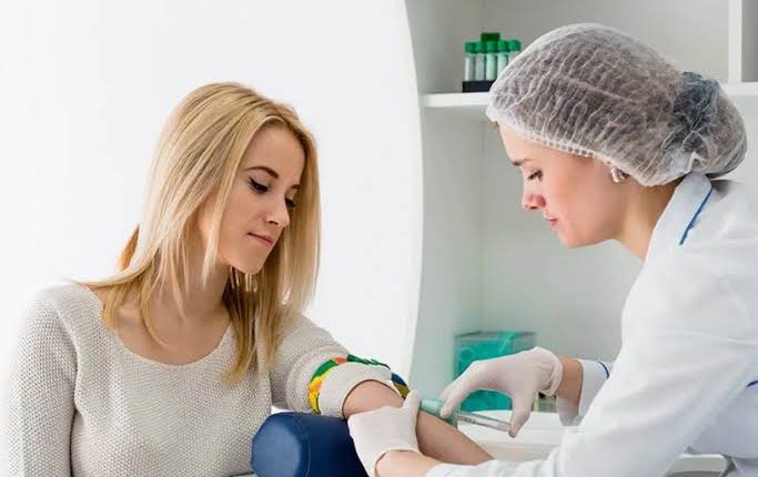 هل ممكن اكون حامل ولا يظهر في تحليل الدم