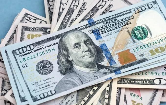 سعر الدولار في جميع البنوك اليوم بعد سحب البنك المركزي 300 مليار من سيولة البنوك