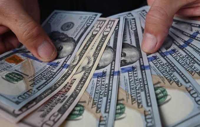 سعر الدولار اليوم في جميع البنوك .. لماذا اختار البنك المركزي رفع الاحتياطي الإلزامي